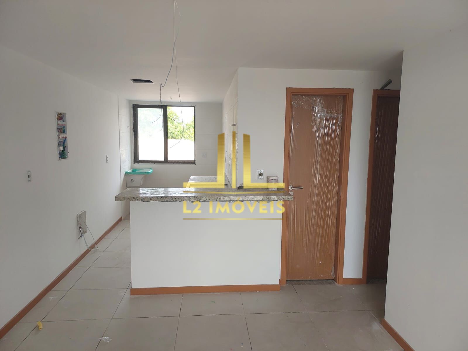 Casa à venda com 2 quartos, 68m² - Foto 1