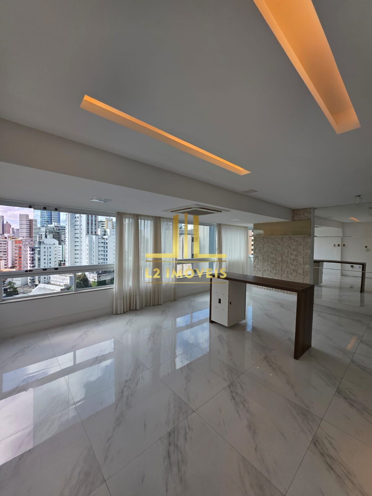 Apartamento à venda com 3 quartos, 91m² - Foto 2