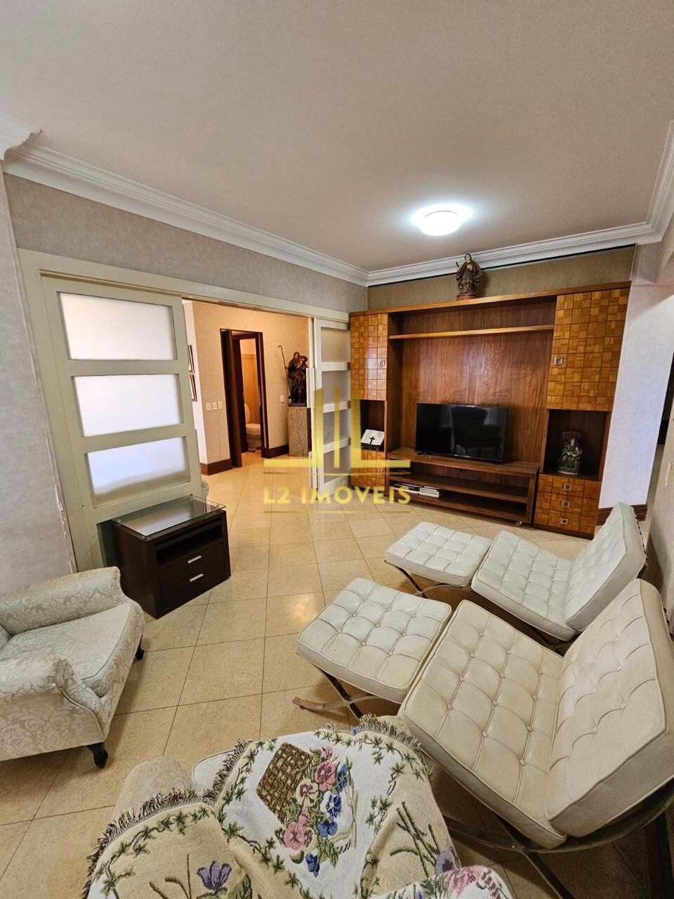 Apartamento à venda com 3 quartos, 267m² - Foto 2