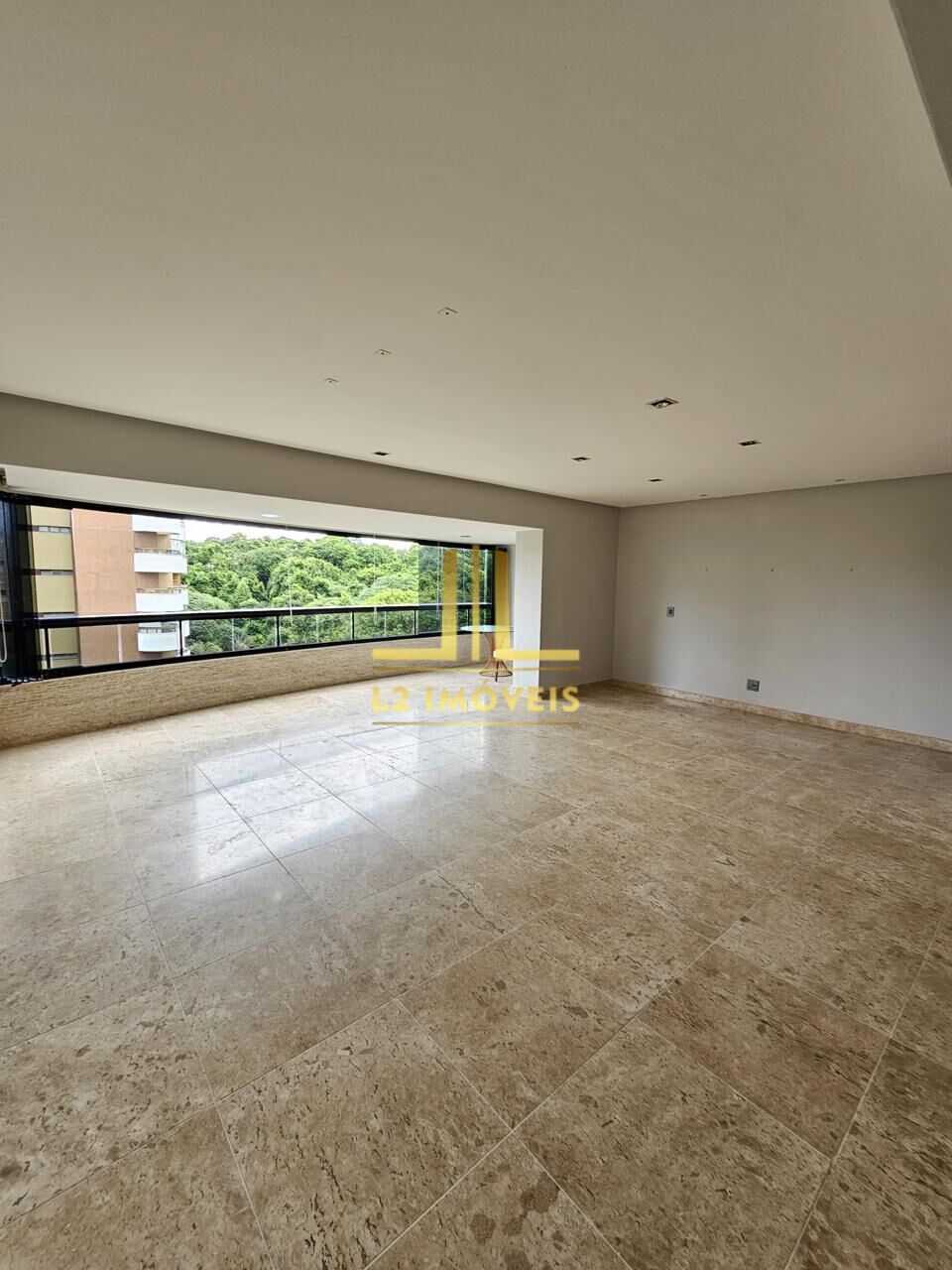 Apartamento à venda com 3 quartos, 193m² - Foto 4