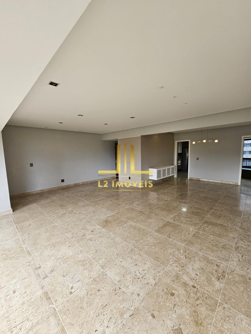 Apartamento à venda com 3 quartos, 193m² - Foto 1