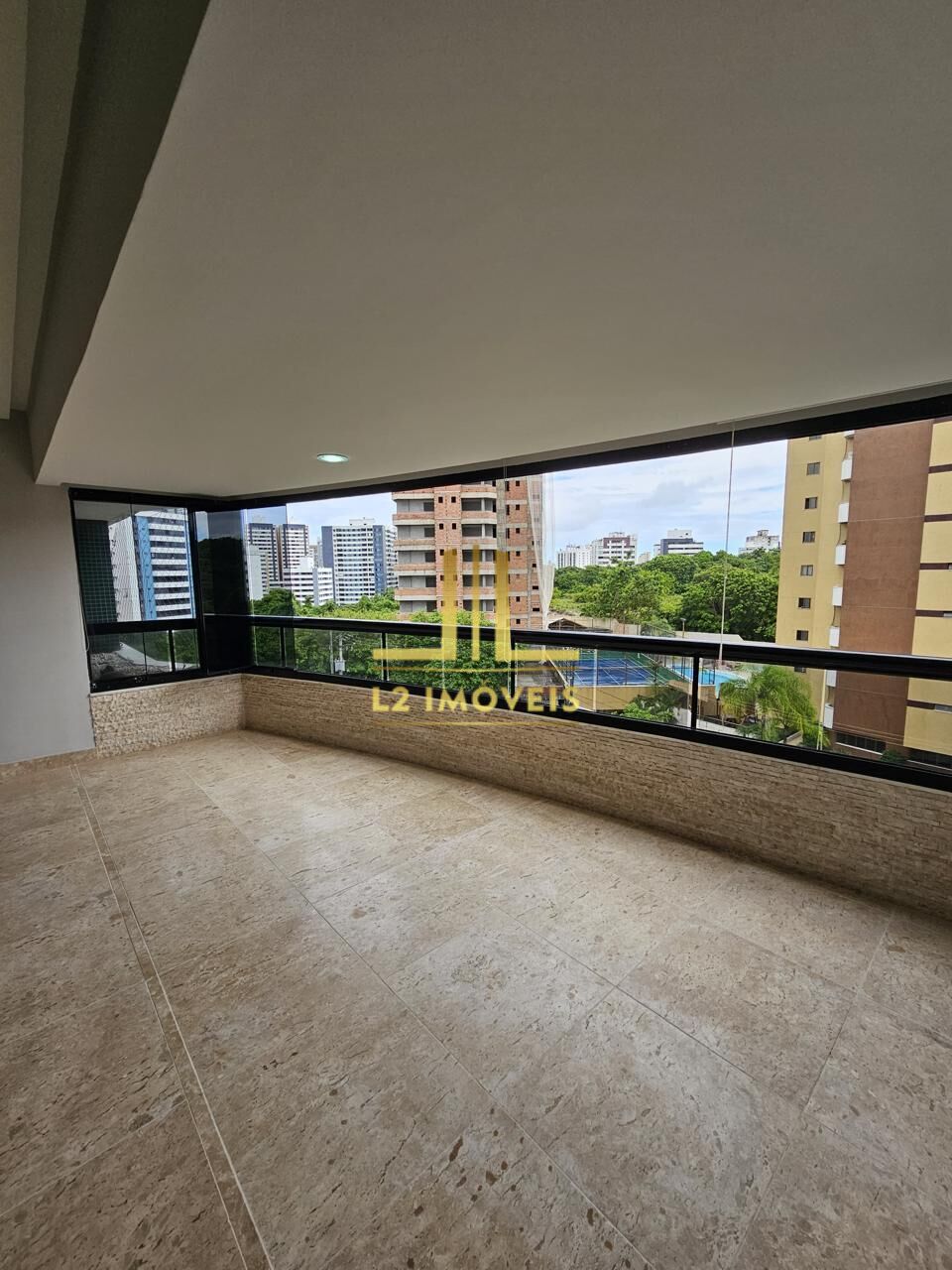 Apartamento à venda com 3 quartos, 193m² - Foto 8