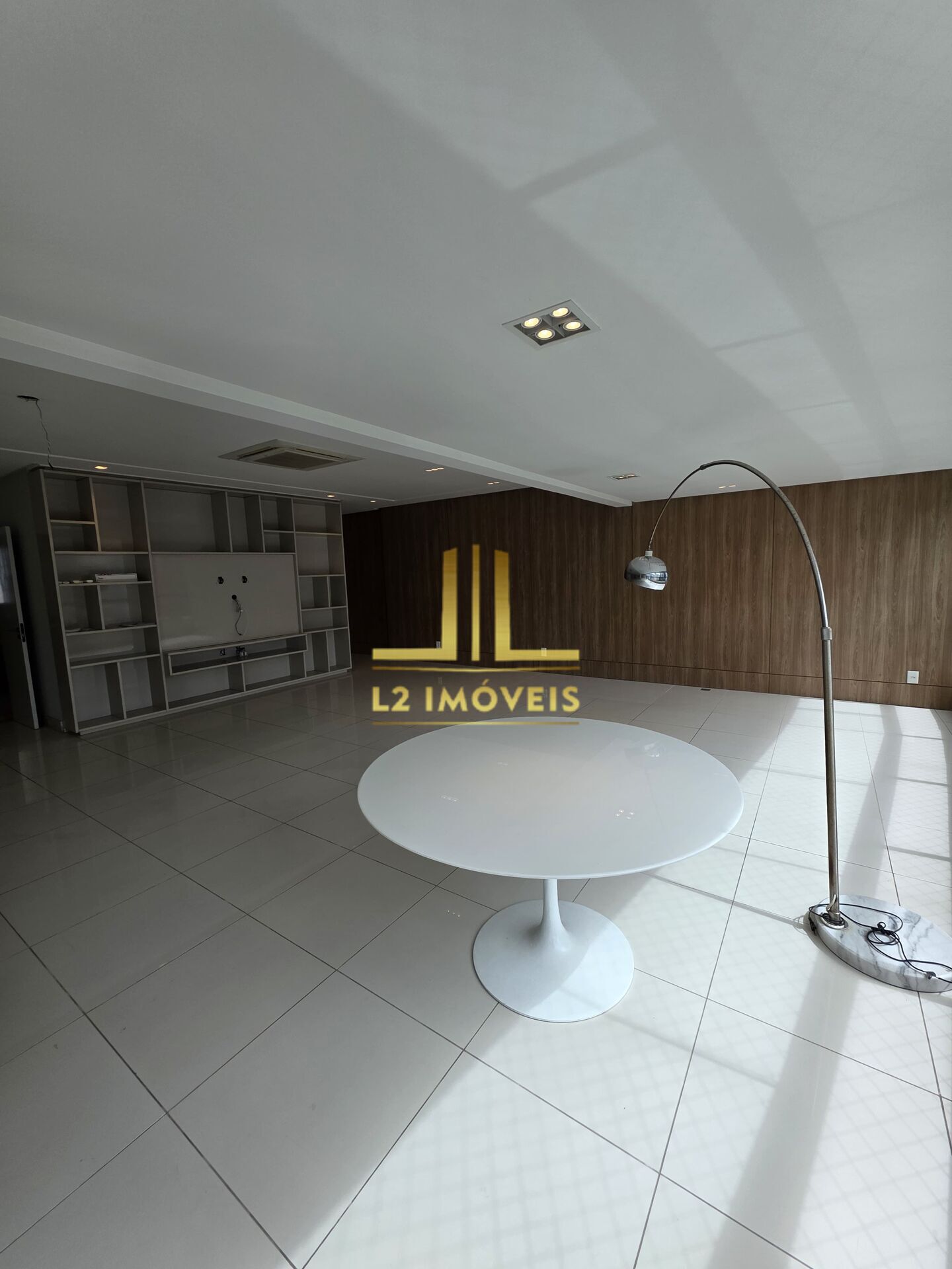 Apartamento à venda com 3 quartos, 185m² - Foto 7