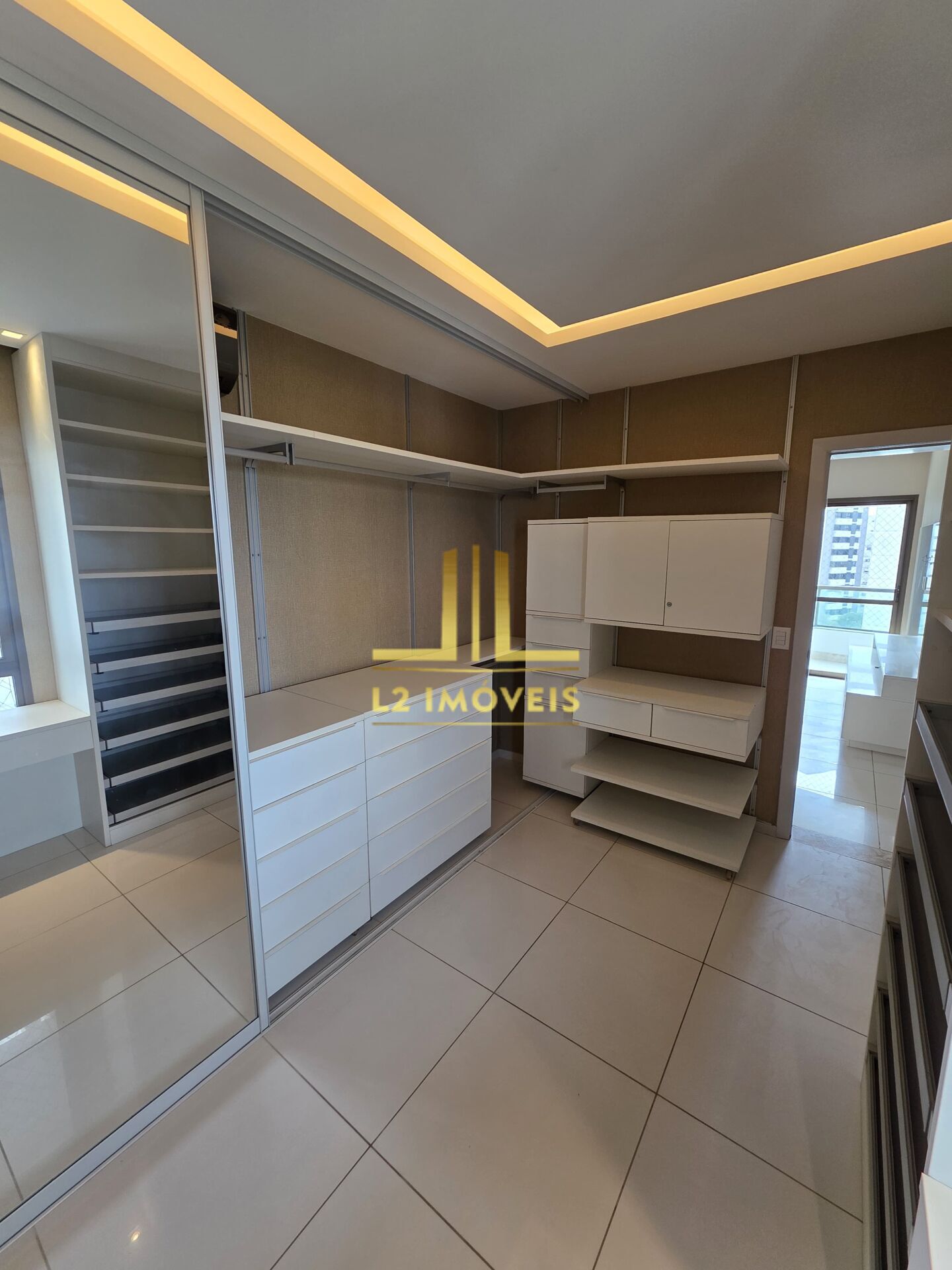 Apartamento à venda com 3 quartos, 185m² - Foto 15