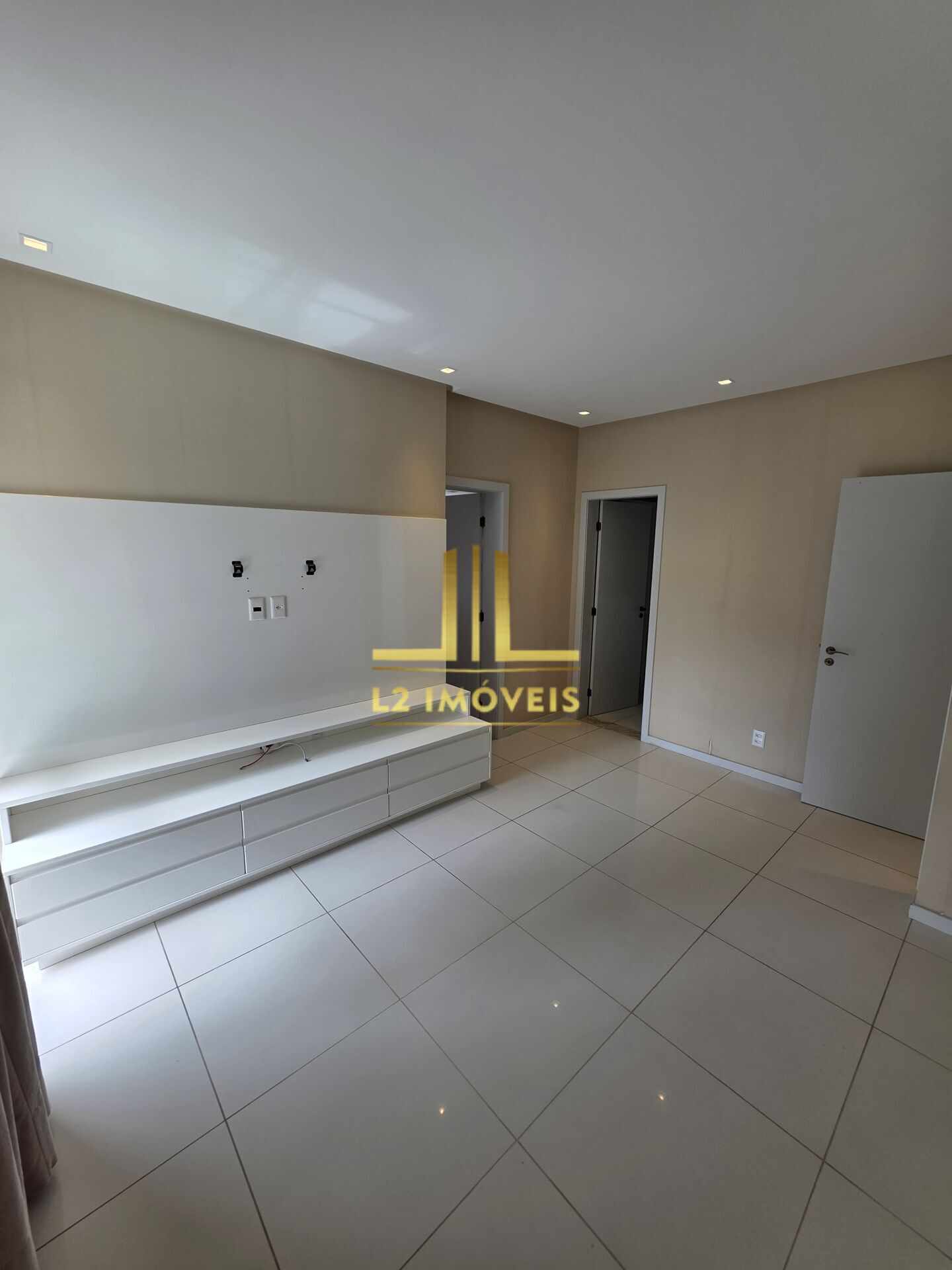 Apartamento à venda com 3 quartos, 185m² - Foto 4