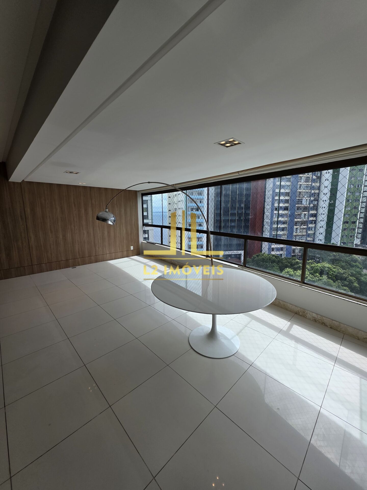 Apartamento à venda com 3 quartos, 185m² - Foto 8