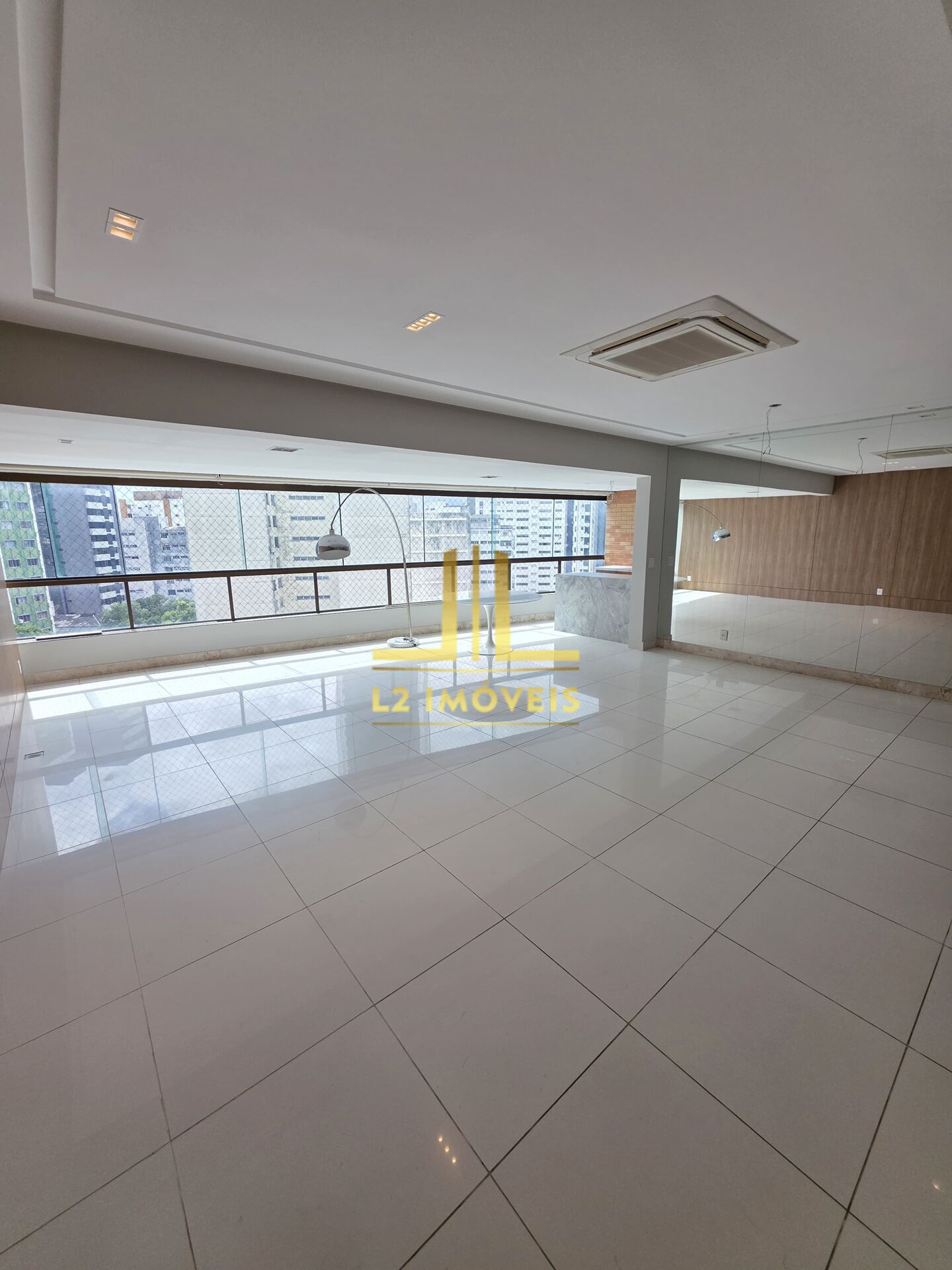 Apartamento à venda com 3 quartos, 185m² - Foto 5