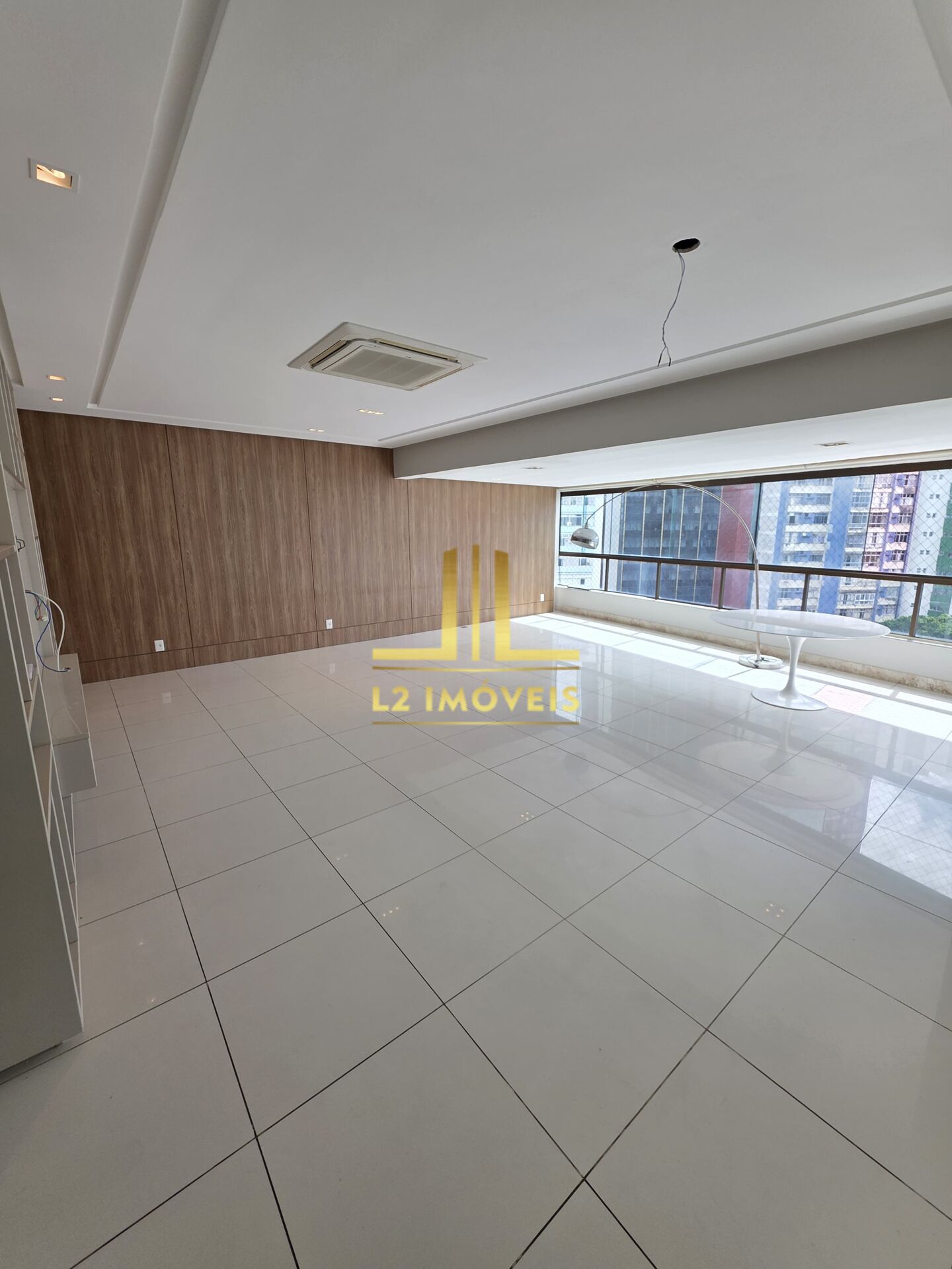 Apartamento à venda com 3 quartos, 185m² - Foto 6