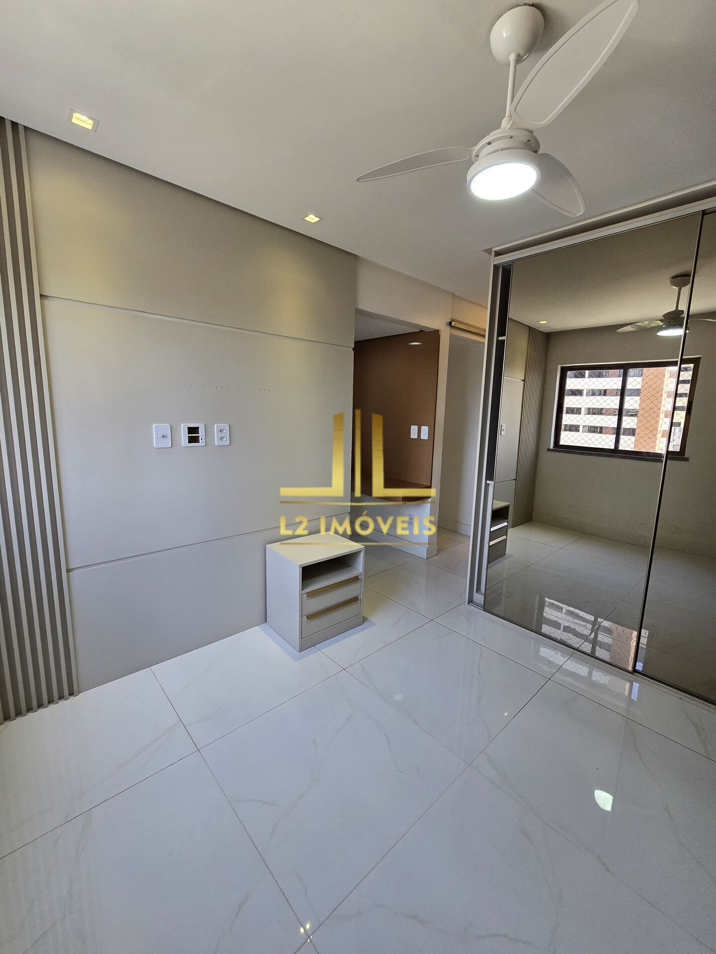 Apartamento à venda com 2 quartos, 80m² - Foto 11