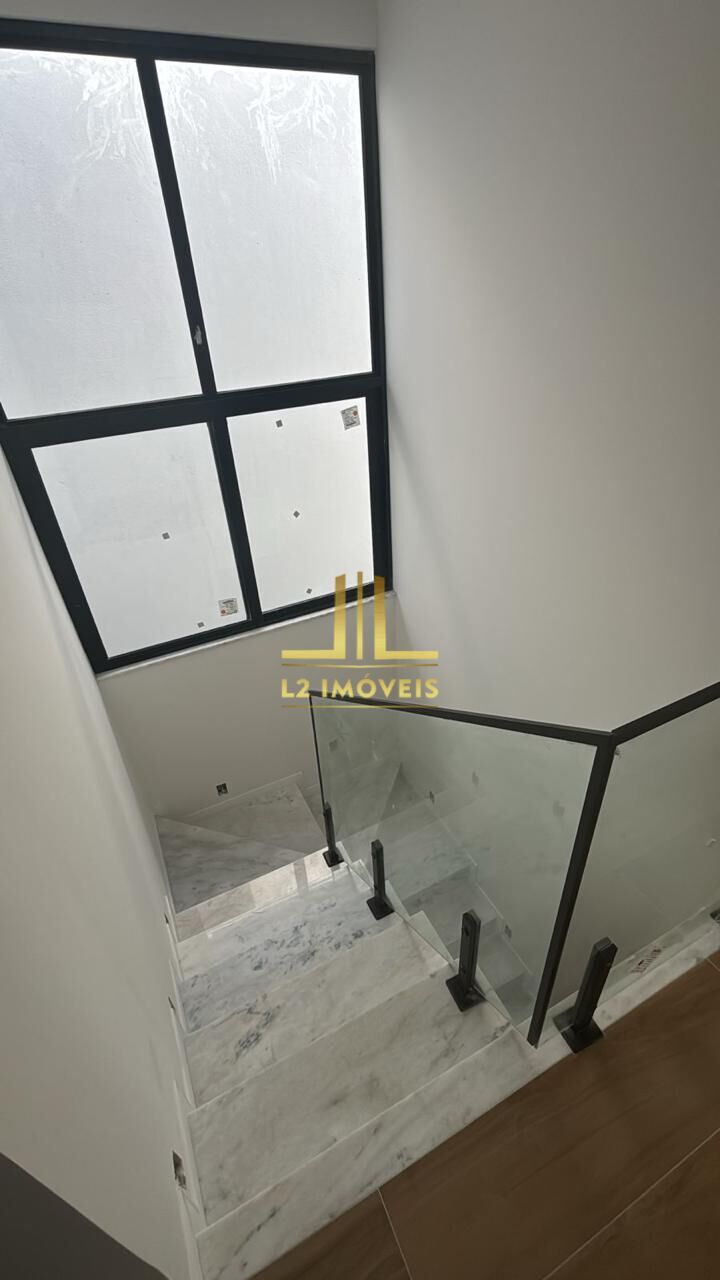 Casa à venda com 4 quartos, 168m² - Foto 4
