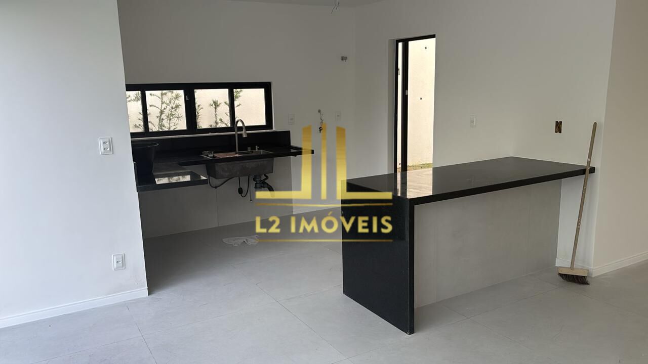 Casa à venda com 4 quartos, 168m² - Foto 13