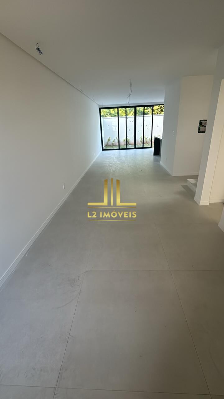 Casa à venda com 4 quartos, 168m² - Foto 3