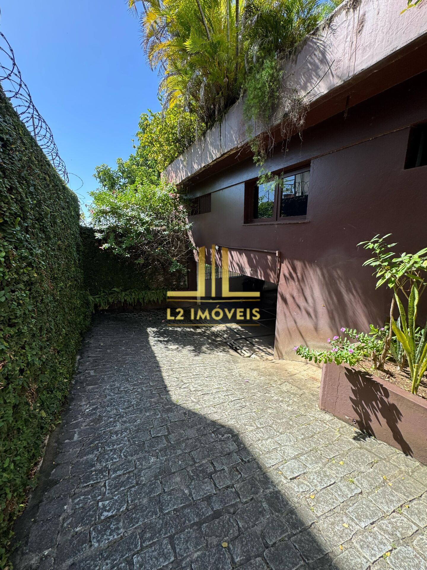 Casa à venda com 4 quartos, 627m² - Foto 2