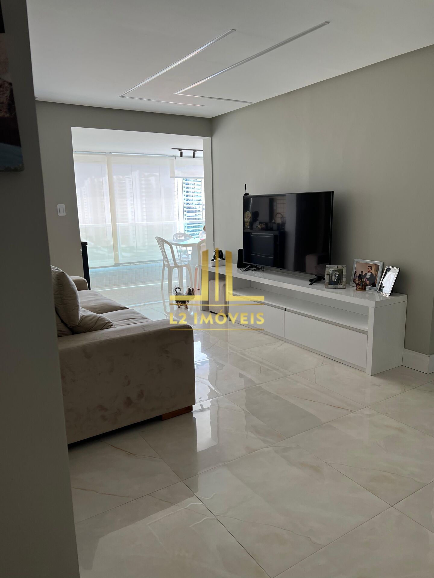 Apartamento à venda com 2 quartos, 75m² - Foto 1