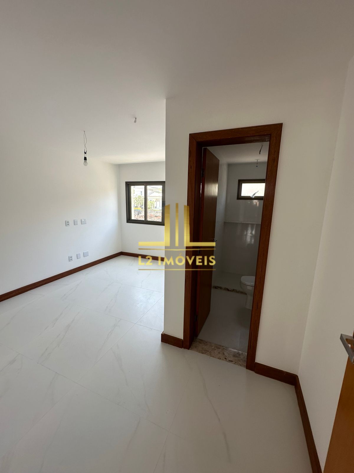 Casa à venda com 4 quartos, 245m² - Foto 11