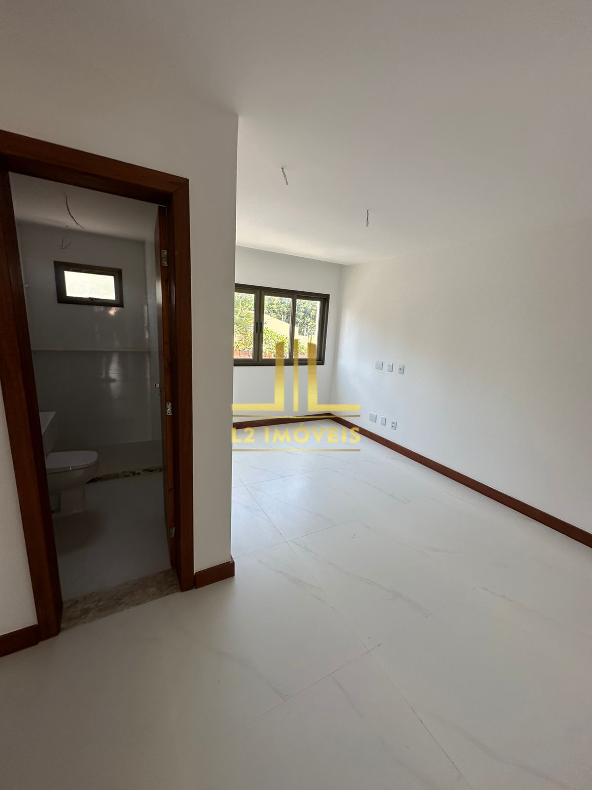Casa à venda com 4 quartos, 245m² - Foto 8