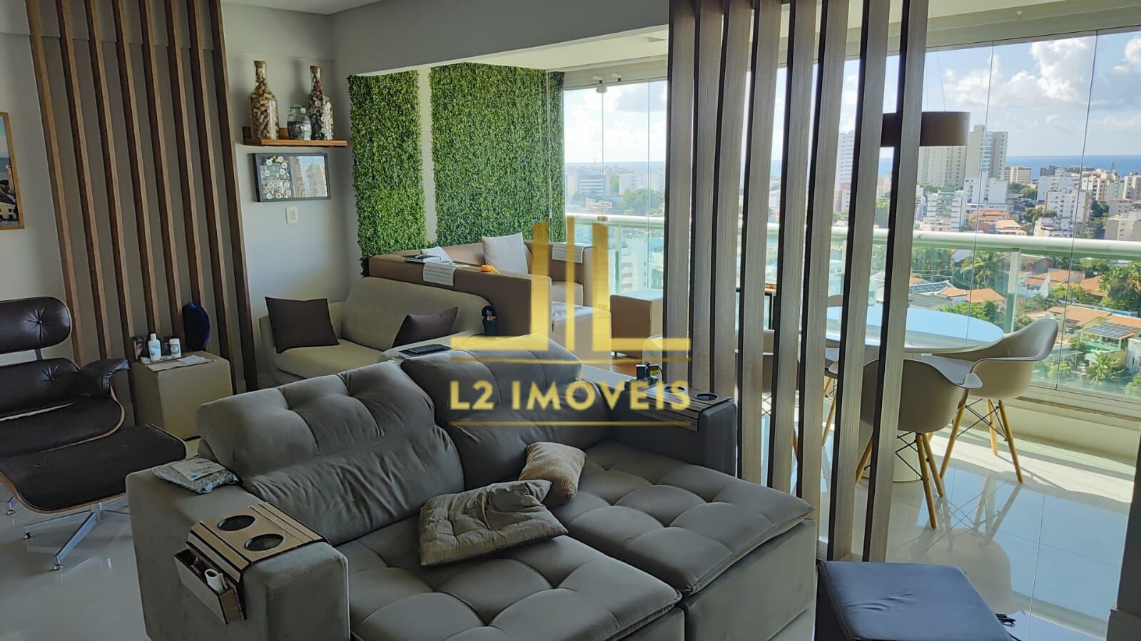 Apartamento à venda com 3 quartos, 104m² - Foto 2