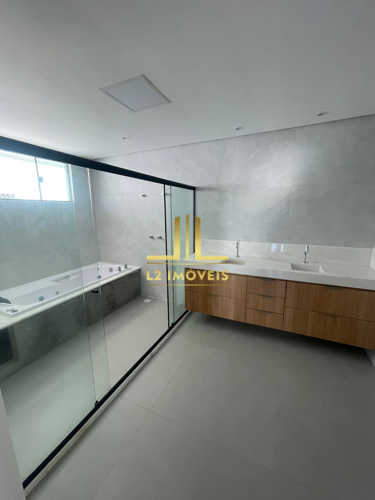Casa de Condomínio para alugar com 4 quartos, 298m² - Foto 13