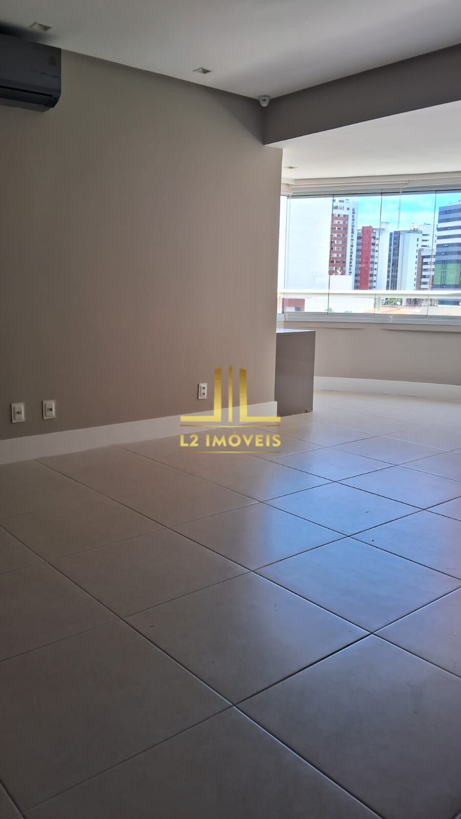 Apartamento à venda com 2 quartos, 78m² - Foto 3