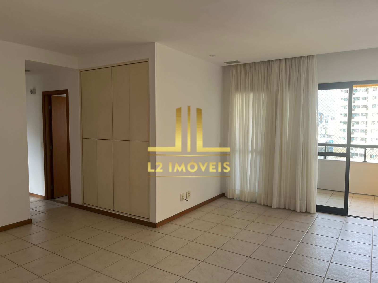 Apartamento à venda com 3 quartos, 118m² - Foto 2