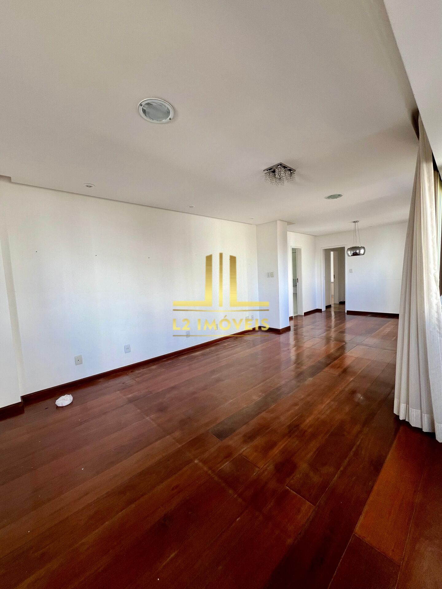 Apartamento à venda com 3 quartos, 149m² - Foto 3