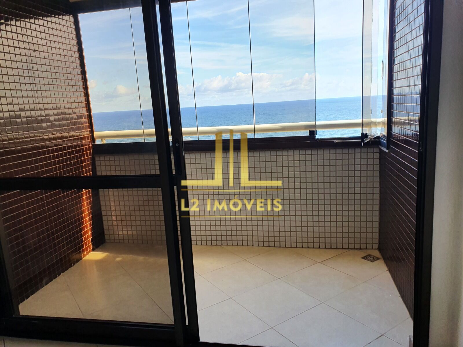 Apartamento à venda com 2 quartos, 80m² - Foto 3