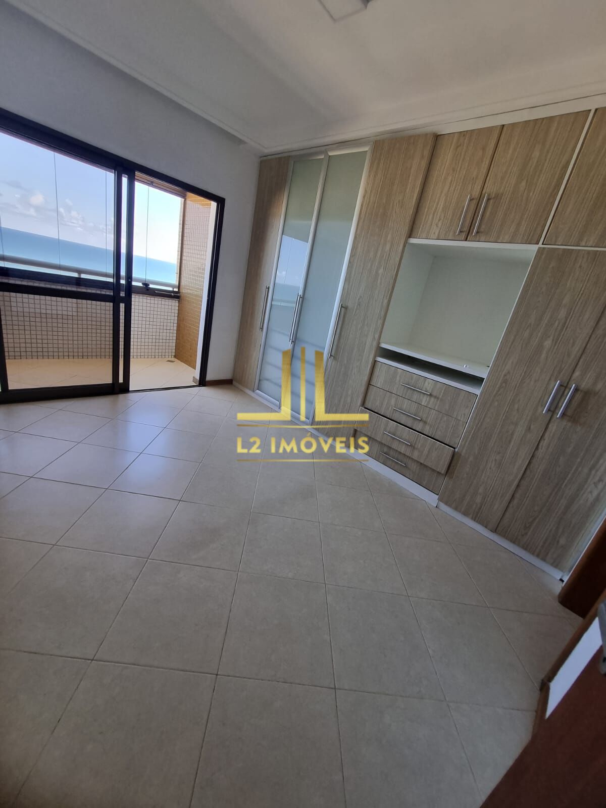 Apartamento à venda com 2 quartos, 80m² - Foto 4