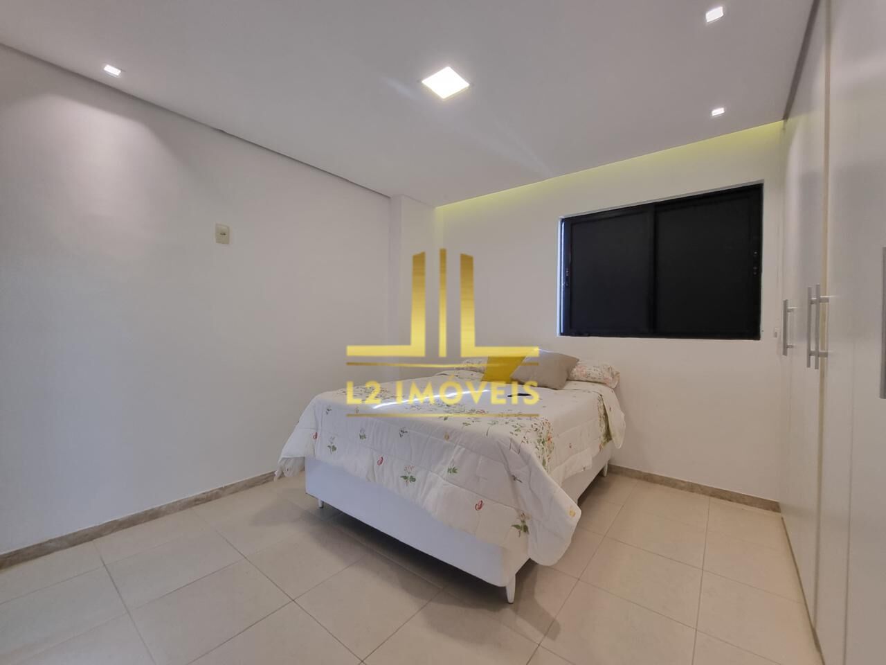 Apartamento à venda com 2 quartos, 79m² - Foto 9