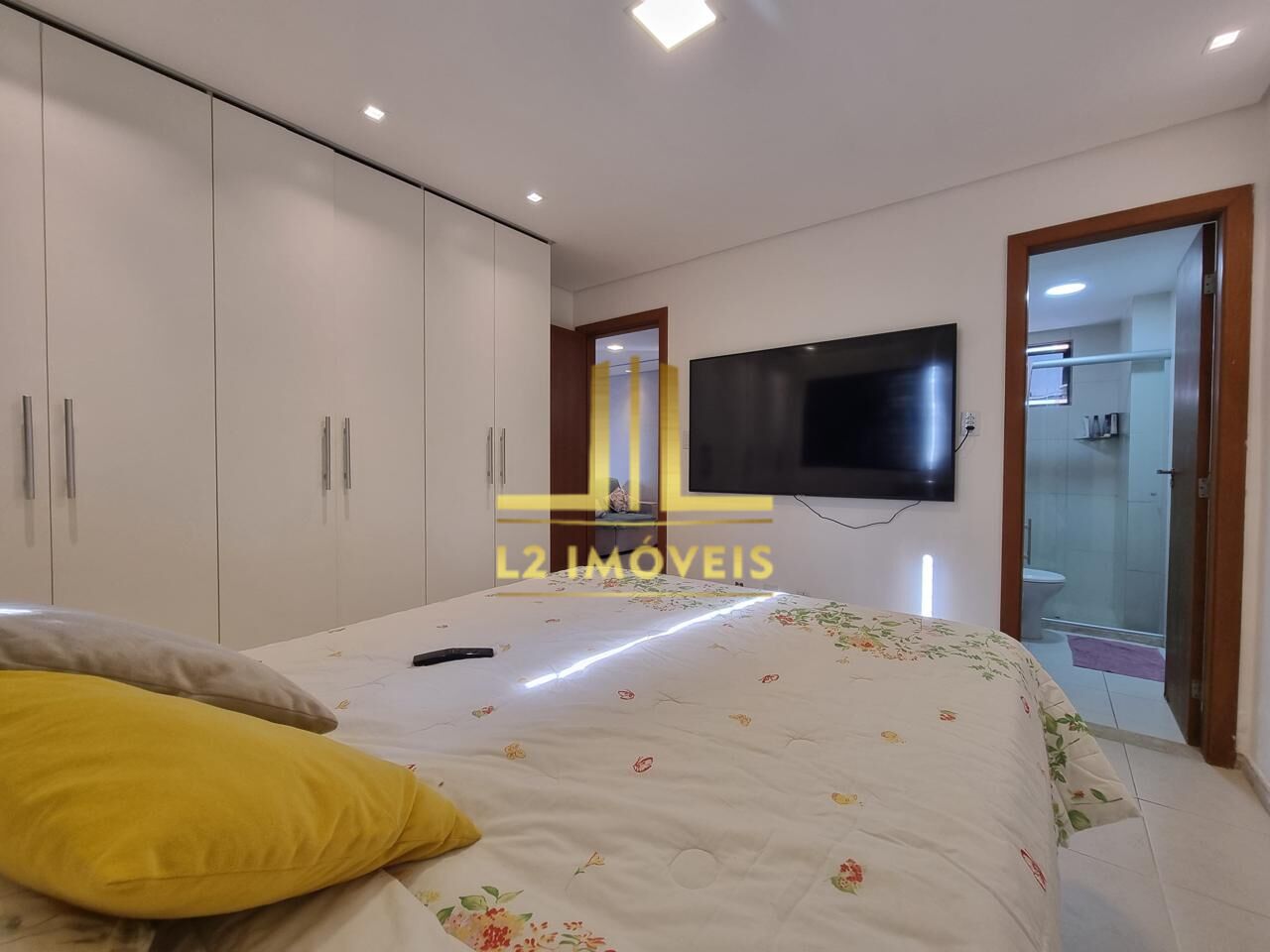 Apartamento à venda com 2 quartos, 79m² - Foto 11