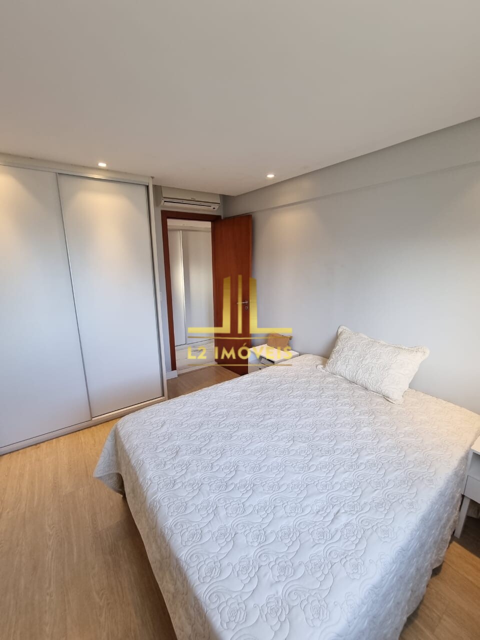 Apartamento à venda com 3 quartos, 130m² - Foto 11