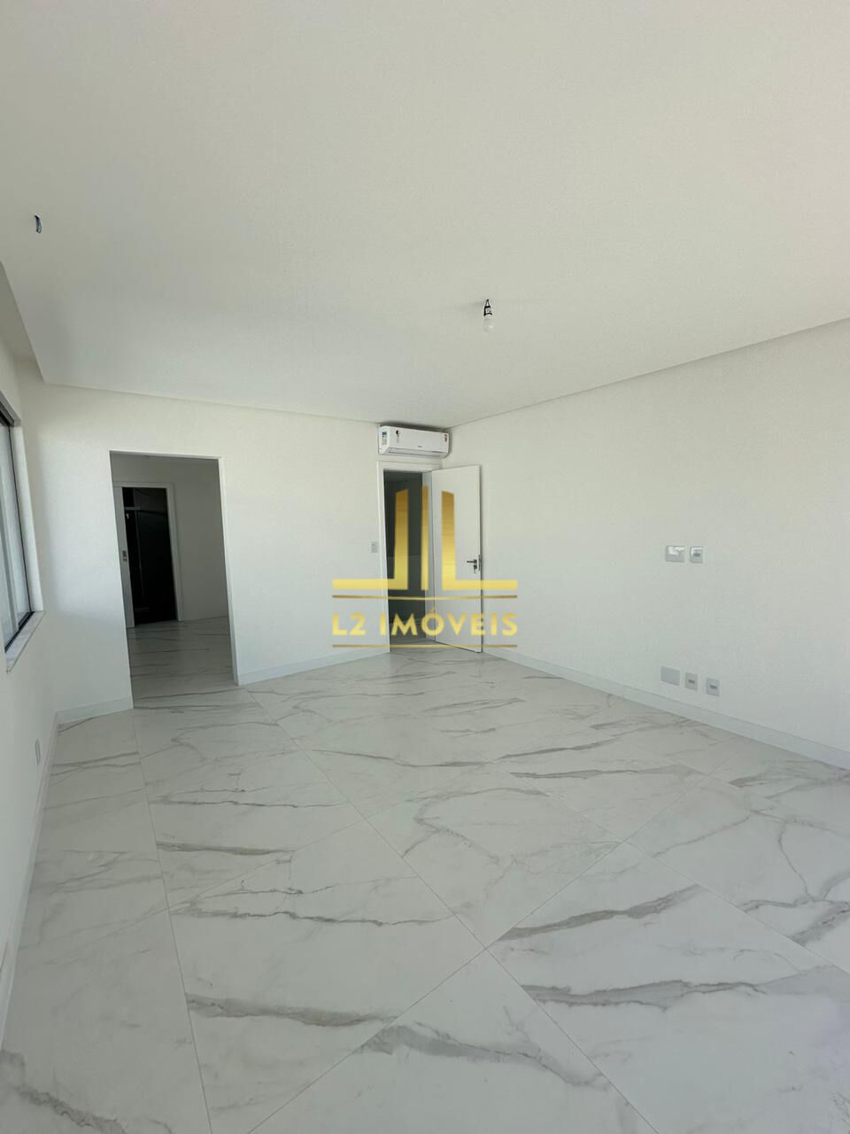 Casa à venda com 4 quartos, 345m² - Foto 17