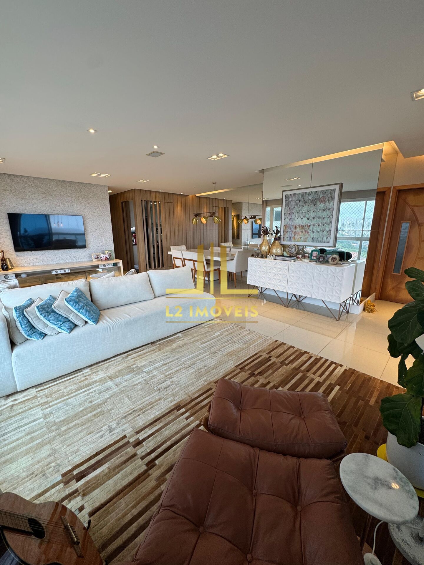 Apartamento à venda com 3 quartos, 155m² - Foto 1