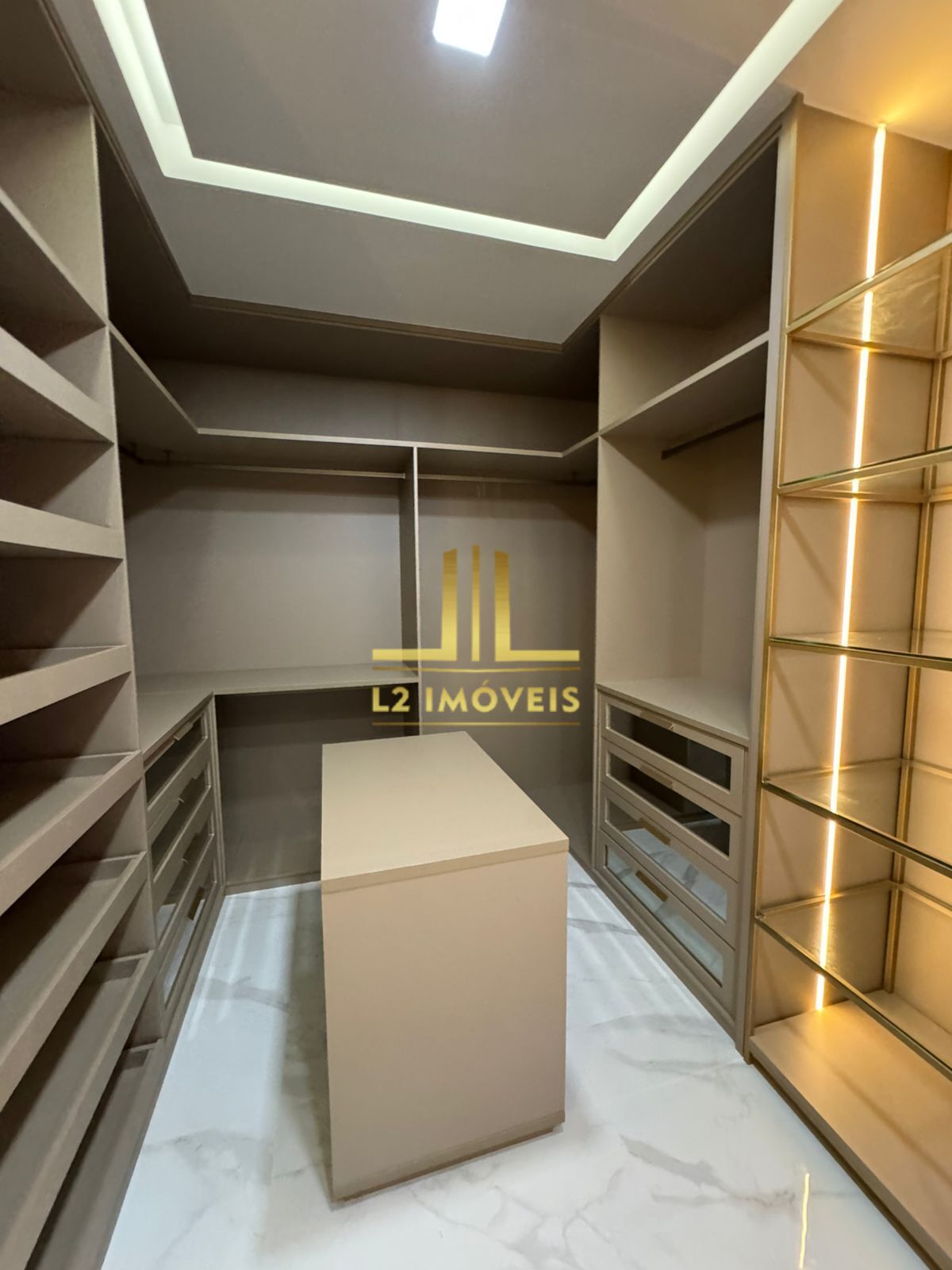 Casa à venda com 4 quartos, 580m² - Foto 22