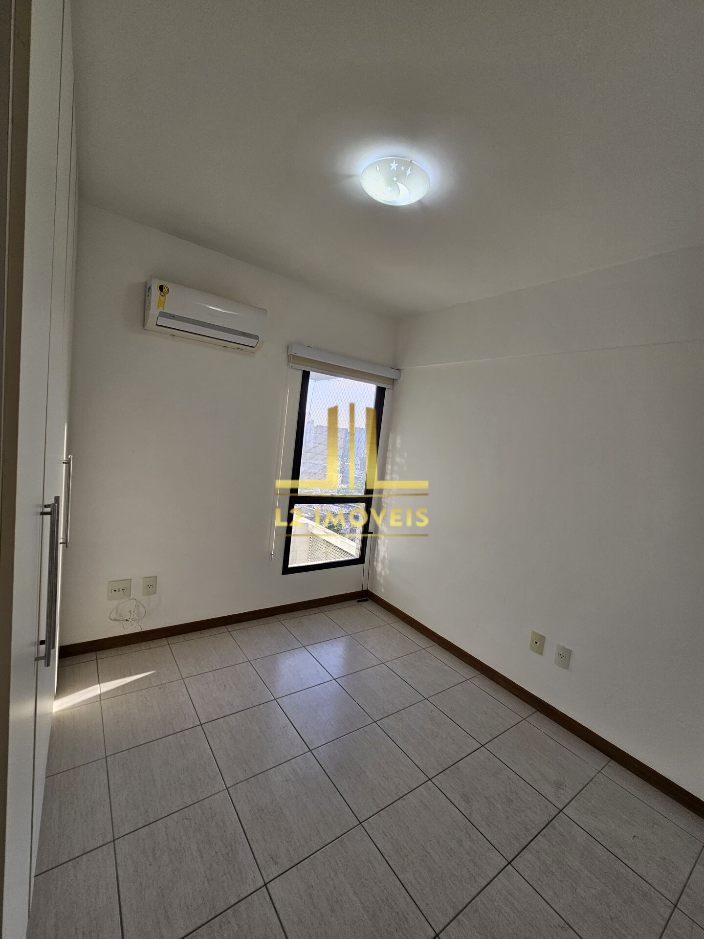 Apartamento à venda com 3 quartos, 107m² - Foto 8