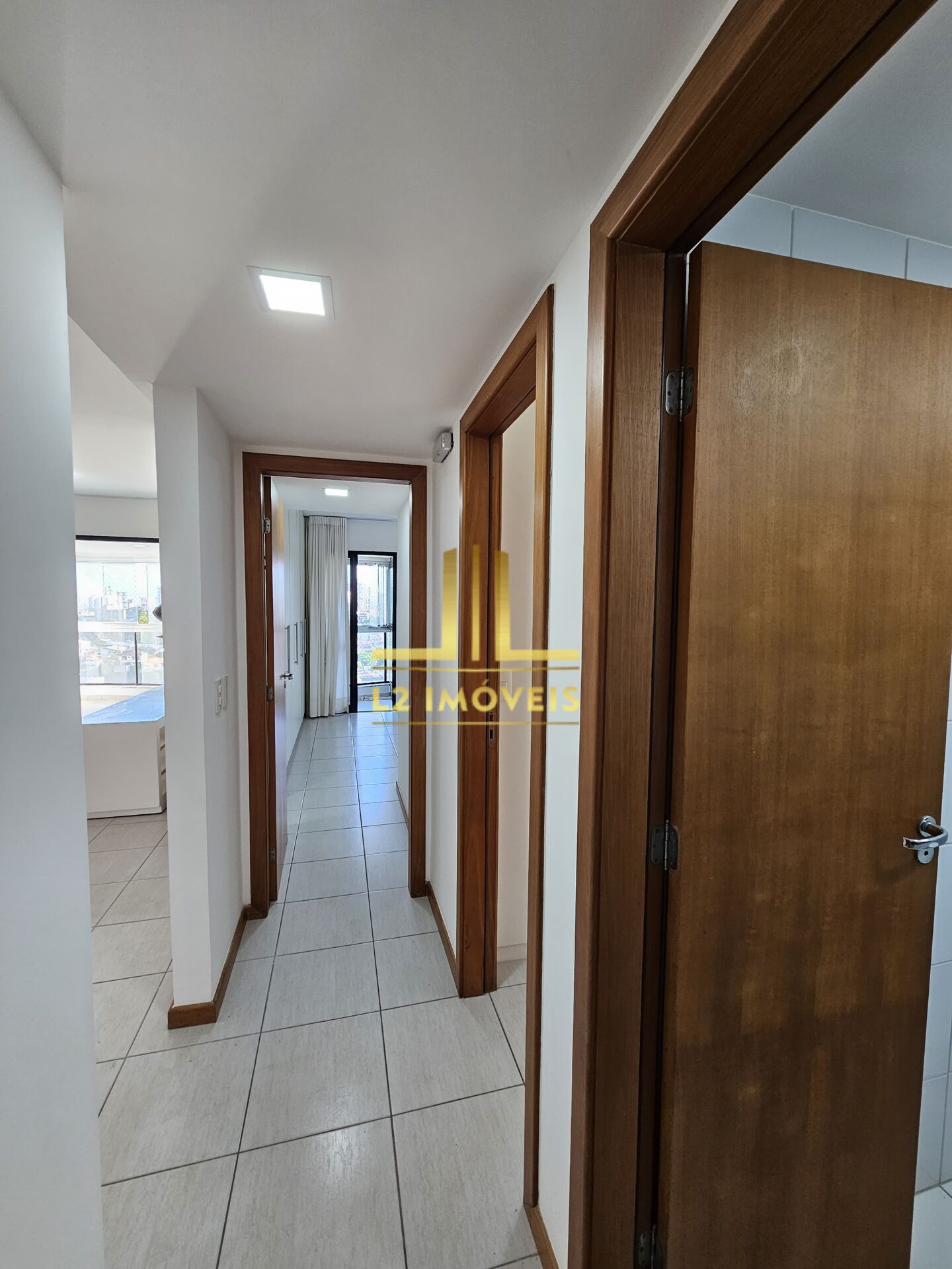 Apartamento à venda com 3 quartos, 107m² - Foto 9