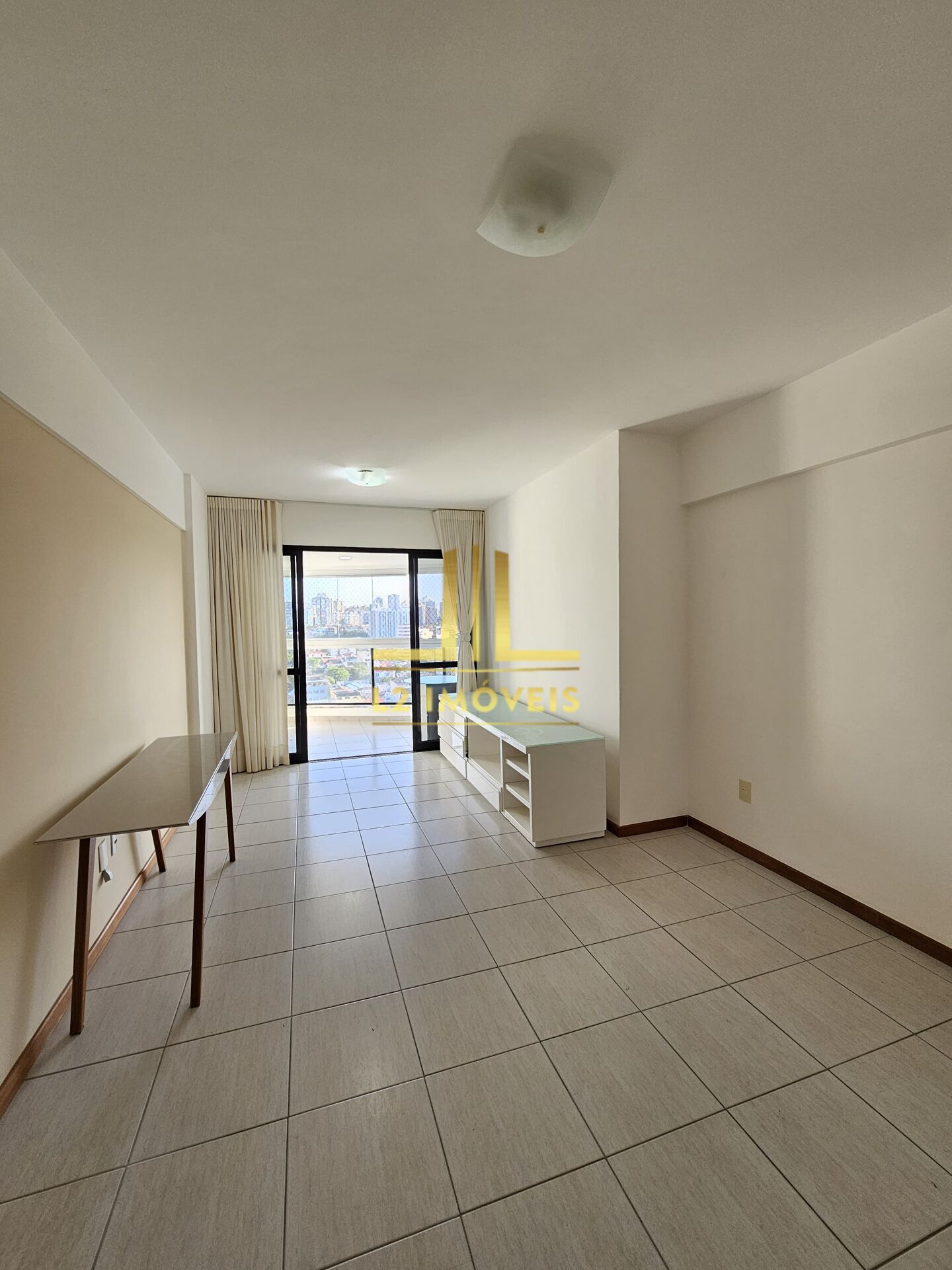 Apartamento à venda com 3 quartos, 107m² - Foto 1