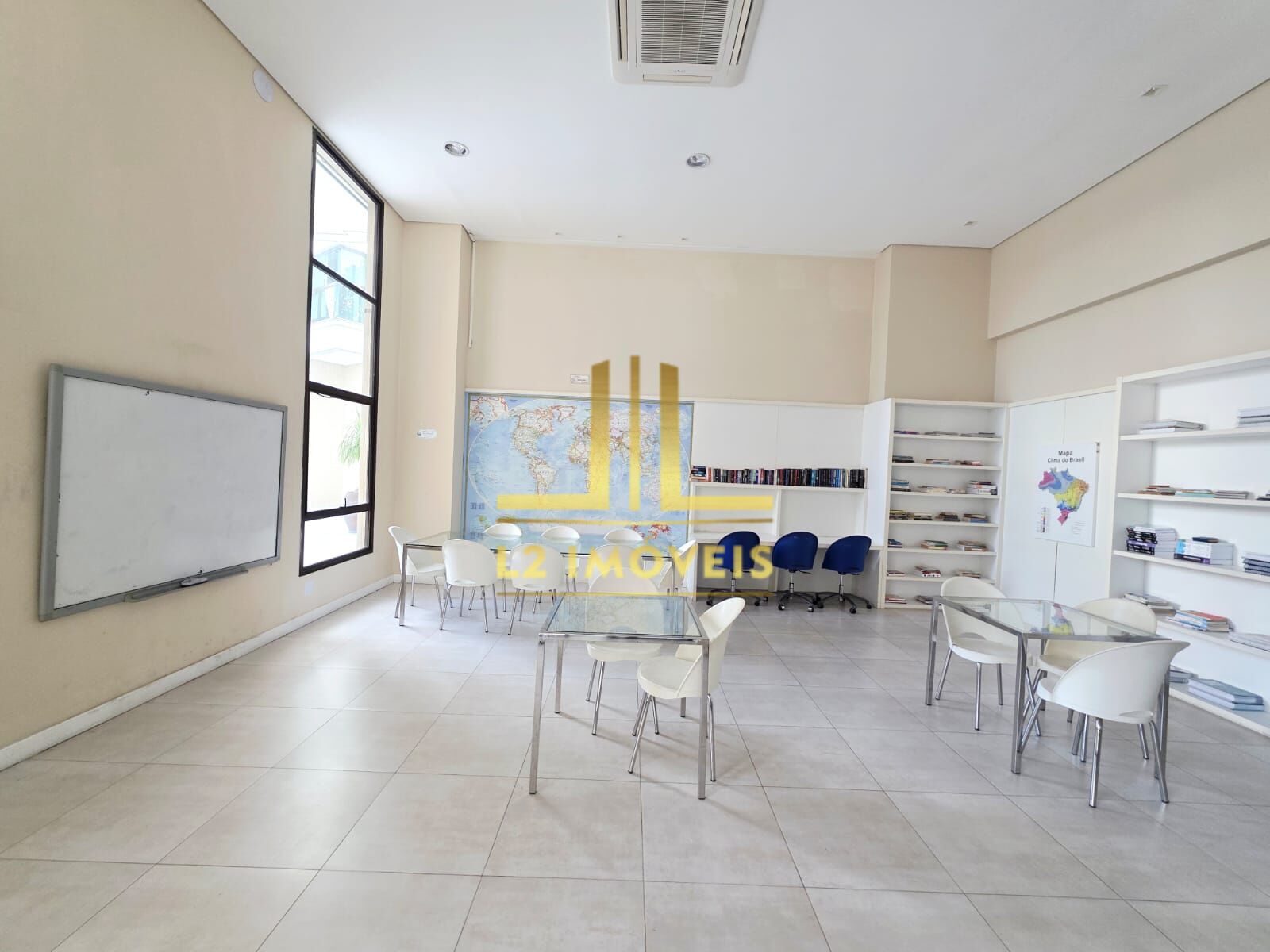 Apartamento à venda com 4 quartos, 139m² - Foto 2