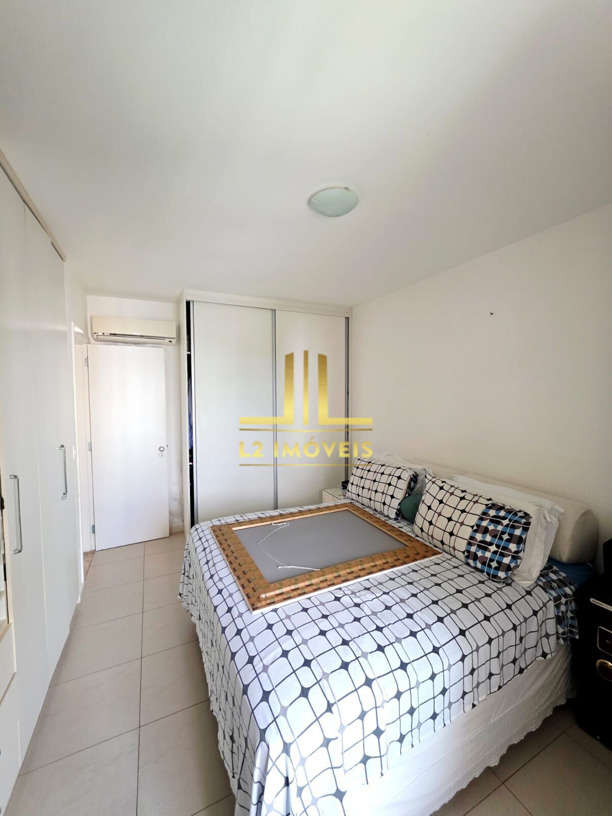Apartamento à venda com 4 quartos, 139m² - Foto 4