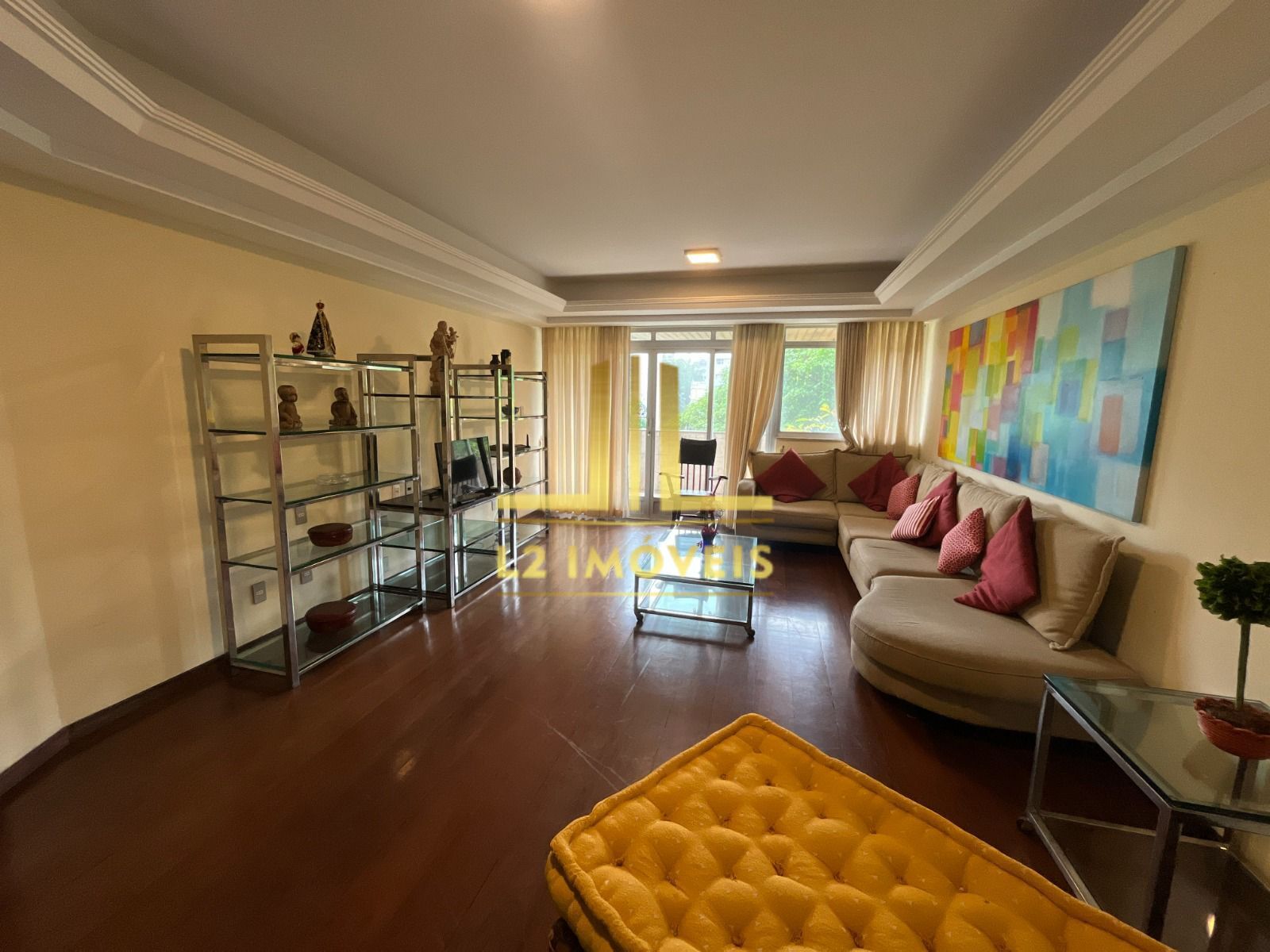 Apartamento à venda com 4 quartos, 240m² - Foto 2