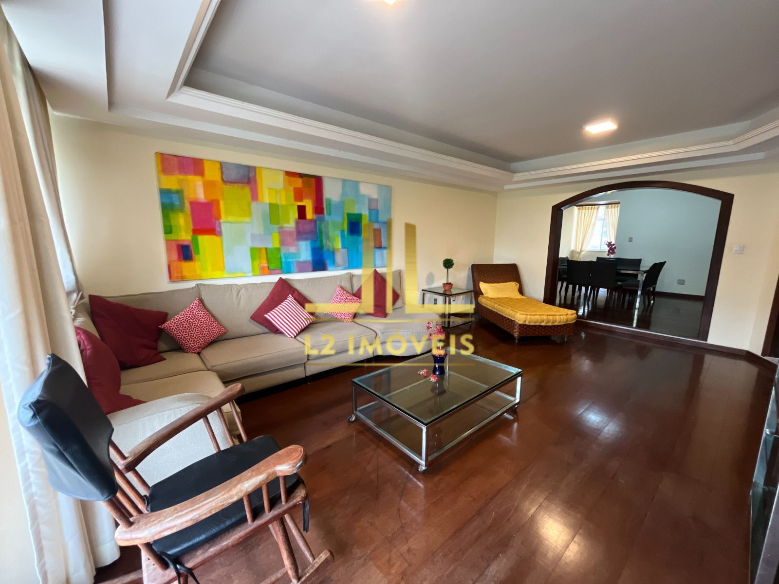 Apartamento à venda com 4 quartos, 240m² - Foto 1