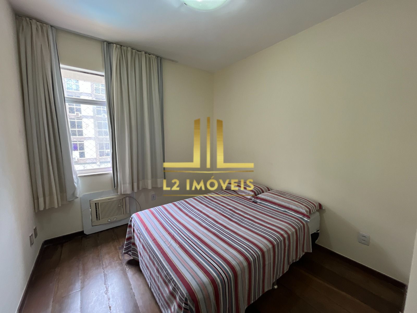 Apartamento à venda com 4 quartos, 240m² - Foto 10