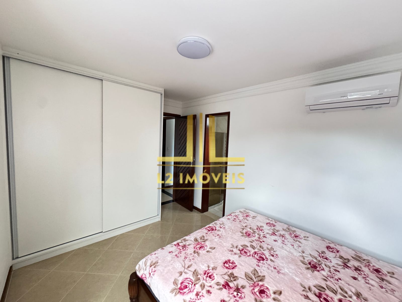Casa à venda com 4 quartos, 310m² - Foto 14