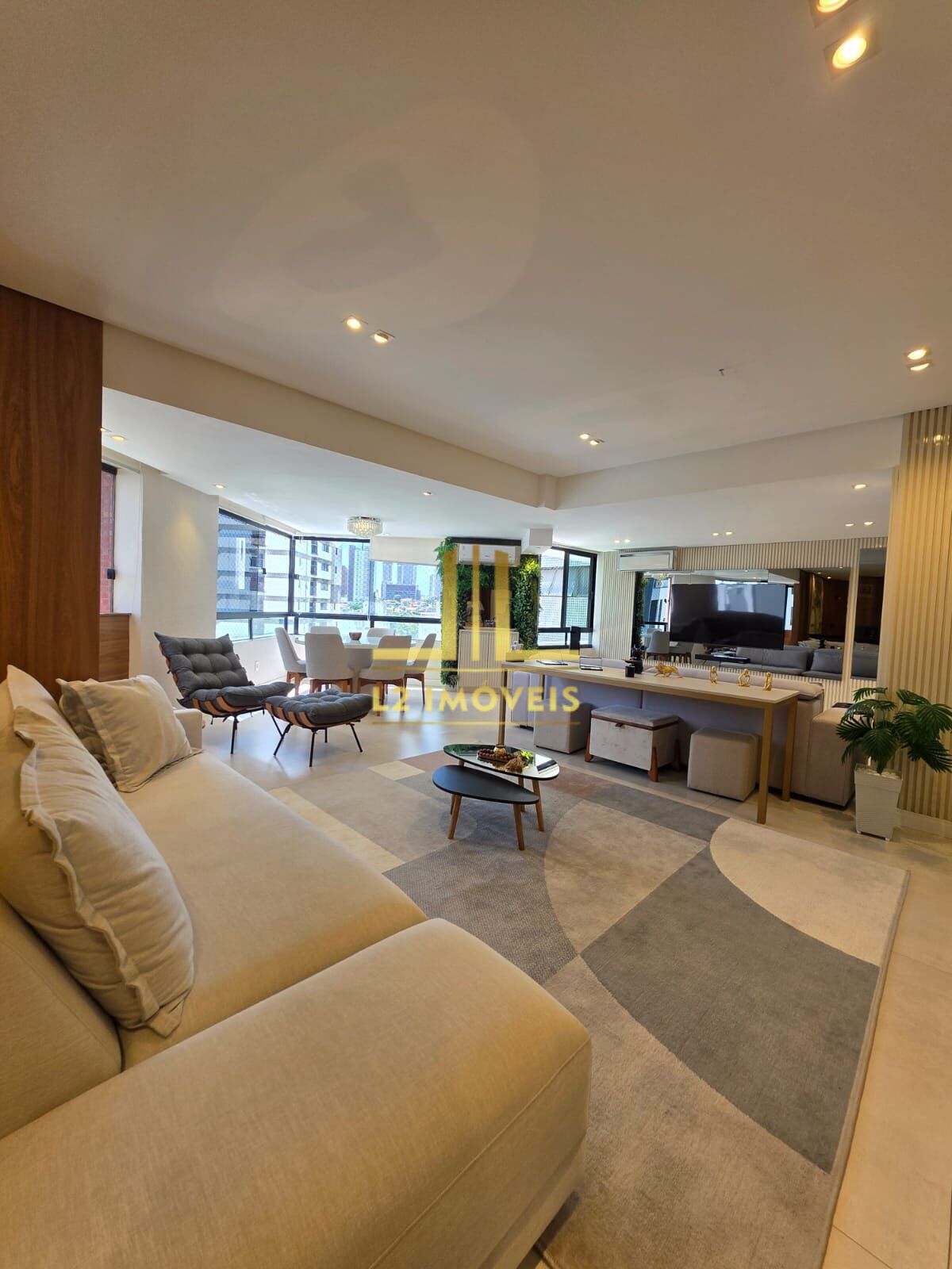 Apartamento à venda com 4 quartos, 250m² - Foto 3