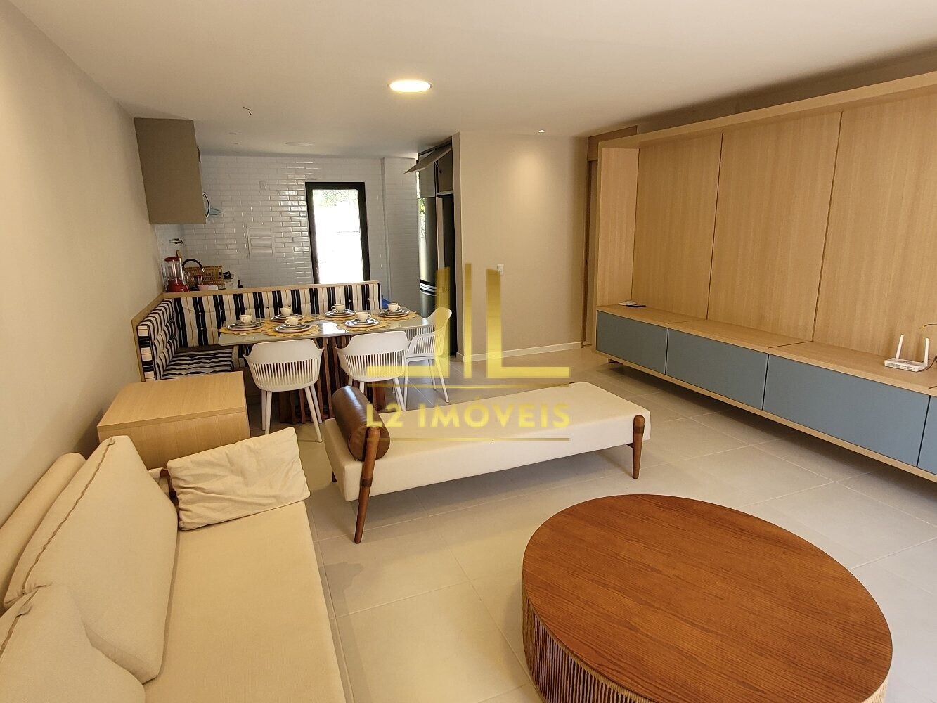 Apartamento à venda com 3 quartos, 150m² - Foto 2