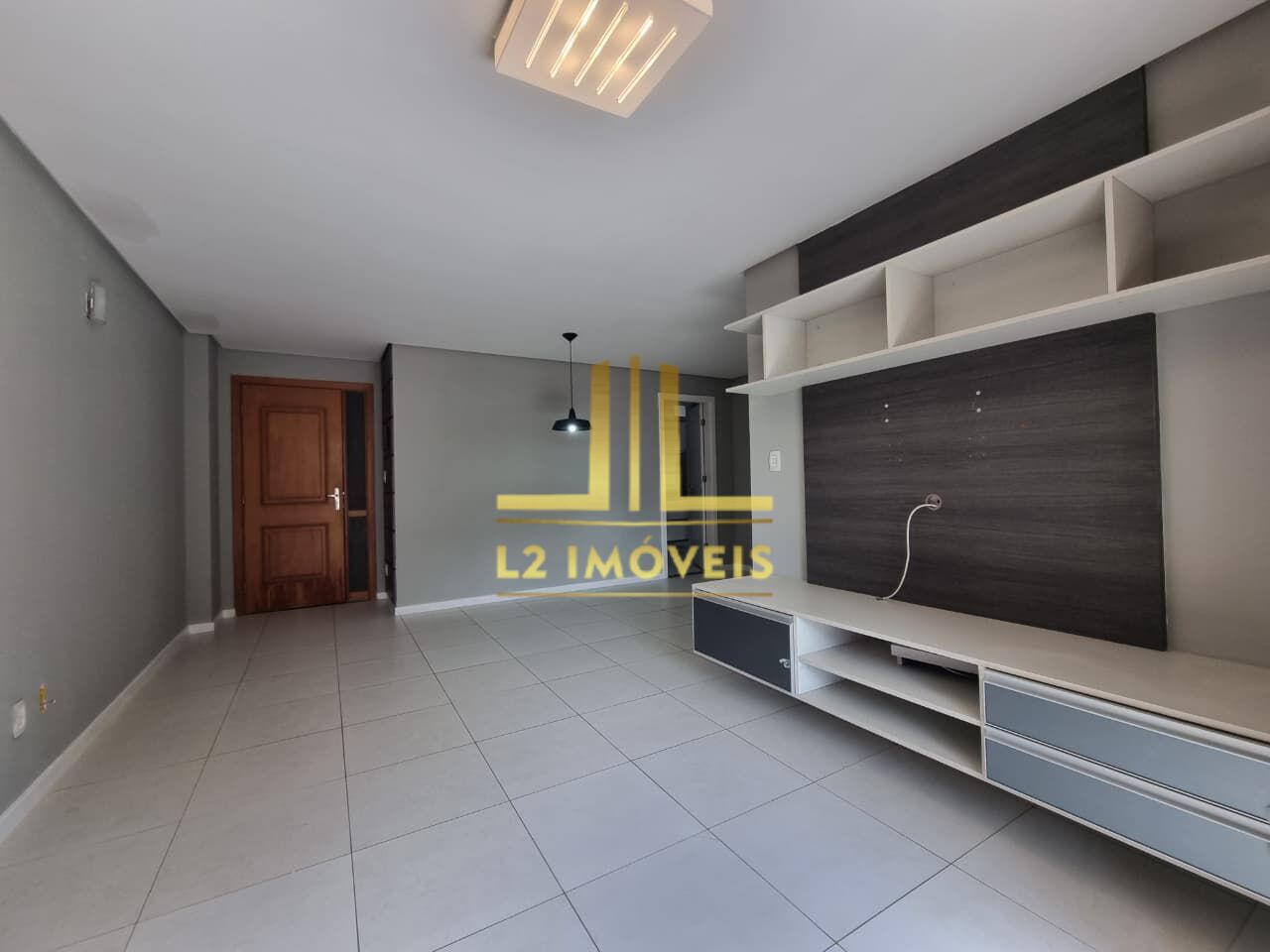 Apartamento à venda com 3 quartos, 95m² - Foto 2