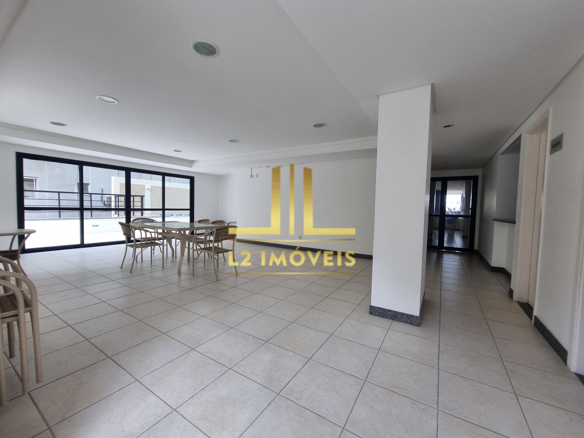 Apartamento à venda com 3 quartos, 95m² - Foto 9