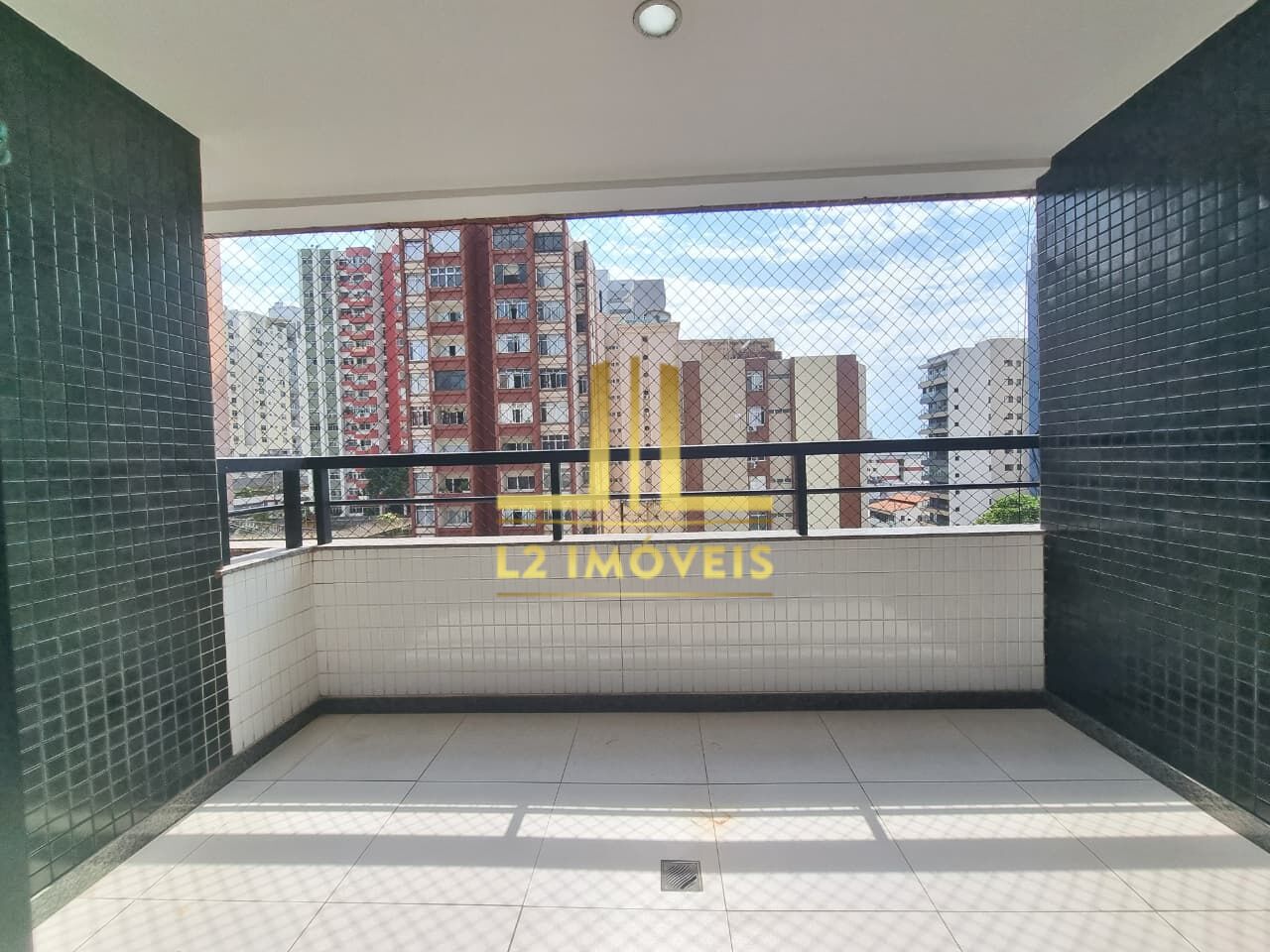 Apartamento à venda com 3 quartos, 95m² - Foto 3