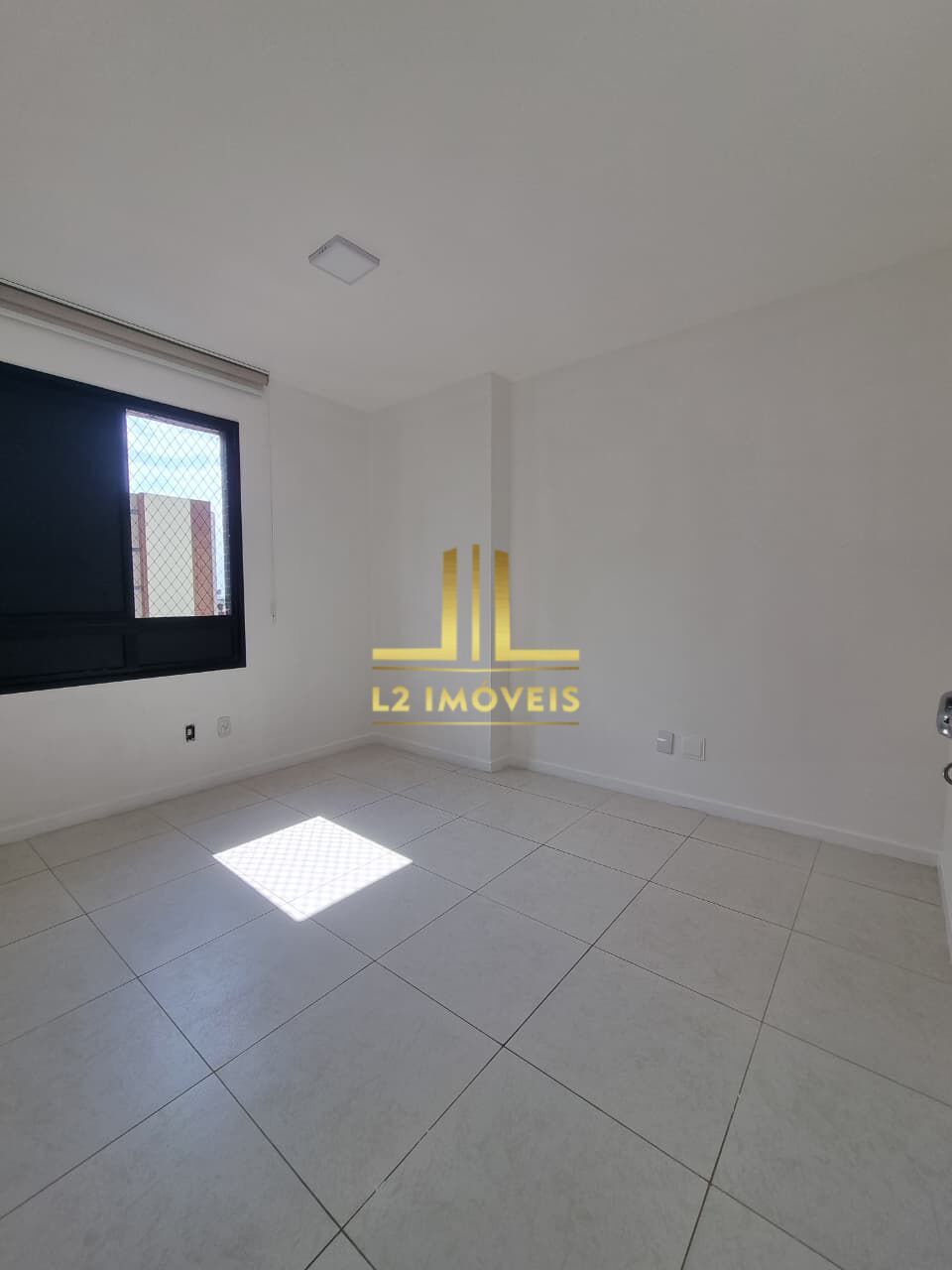 Apartamento à venda com 3 quartos, 95m² - Foto 8