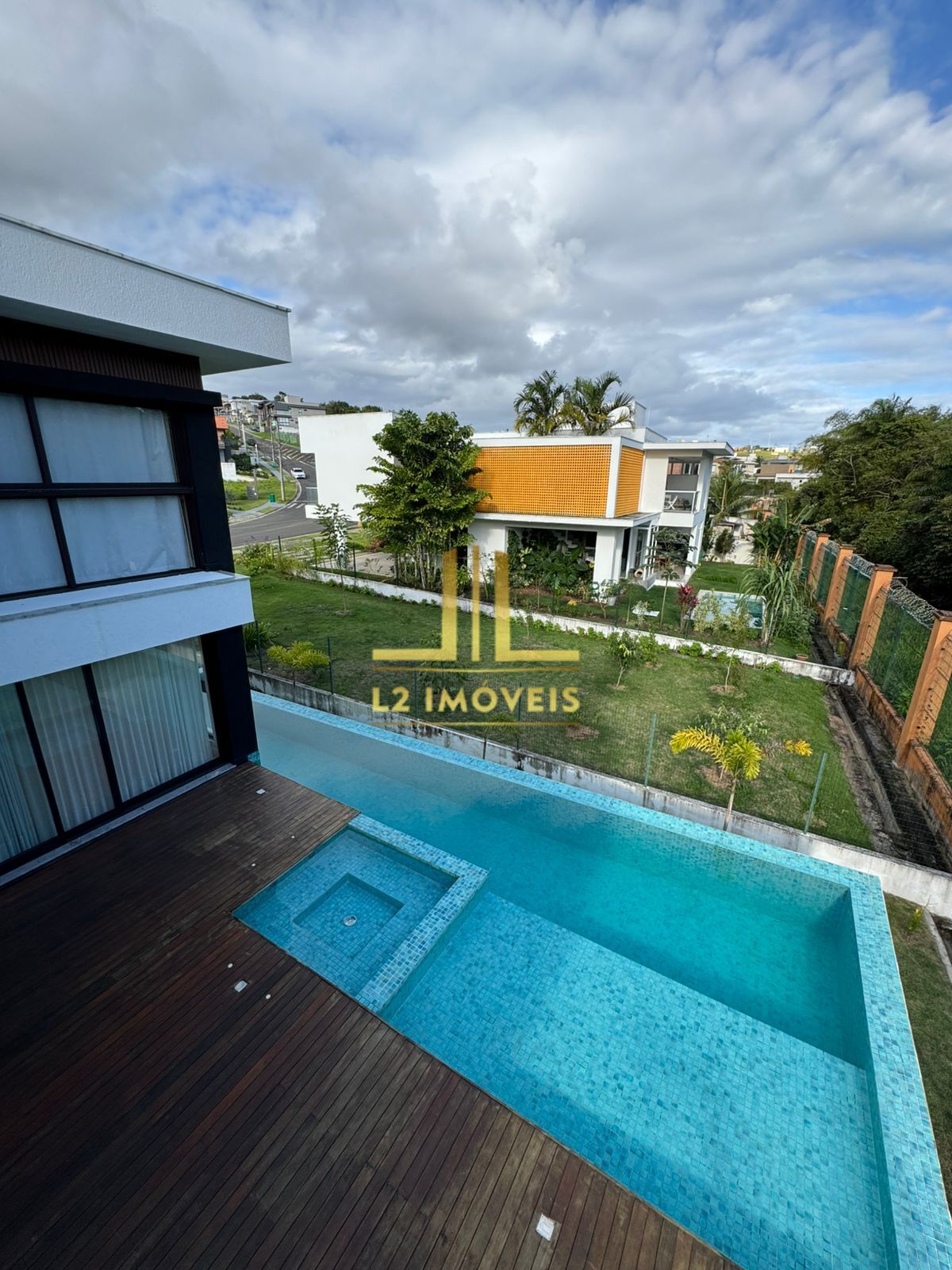 Casa à venda com 4 quartos, 335m² - Foto 4