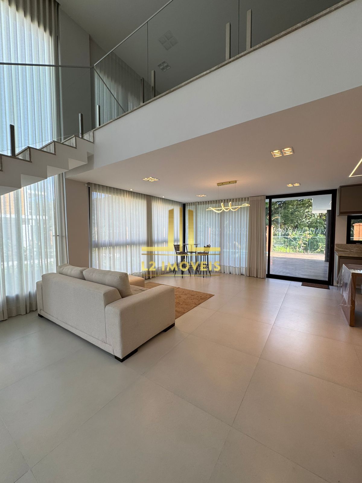 Casa à venda com 4 quartos, 335m² - Foto 14